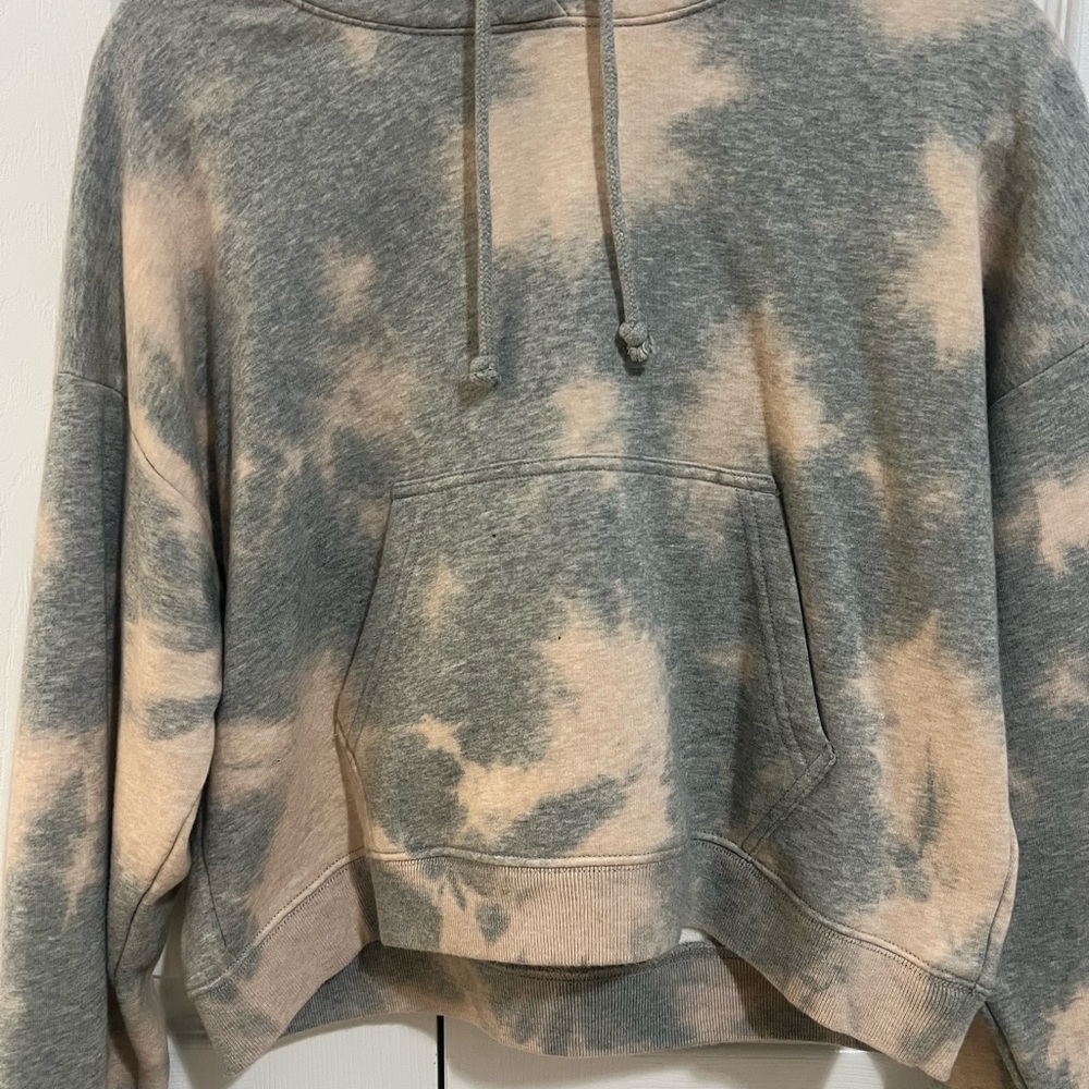 TNA Gray and Cream Tie-Dye Crew Neck Sweater